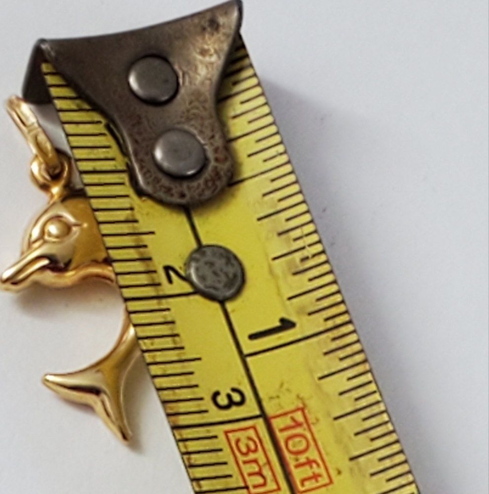 18K Gold Dolphin Pendant – A Symbol of Elegance and Playfulness - Picture 3 of 4